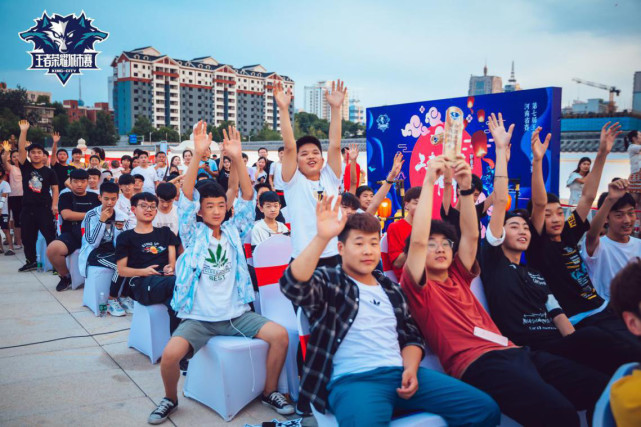 伤害还是划伤？ KT Rolster 狼母阿希卡三C无输出 DN Freecs 以大比分赢得第一场比赛