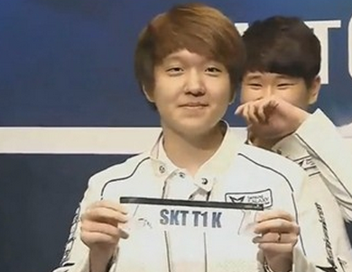 状态不对！G2成功复仇EDG，将他们送入败者组！G2 2-0 EDG