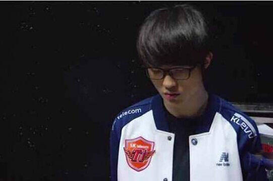 Zeka：当前版本跟我比较契合，能熟练使用任何英雄的能力很重要