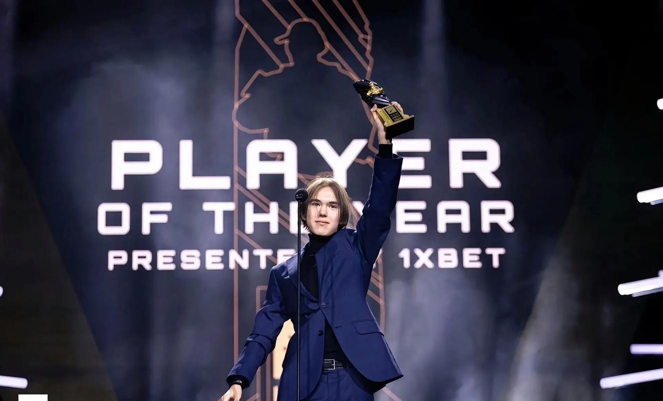 LPL前职业选手icon排位被主播怒喷畜生